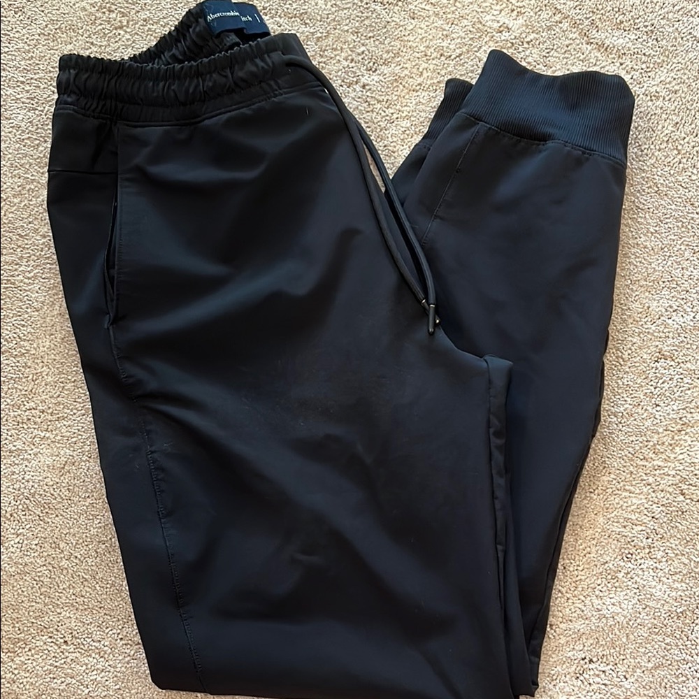 Abercrombie & Fitch Men's black Joggers. Size S long
